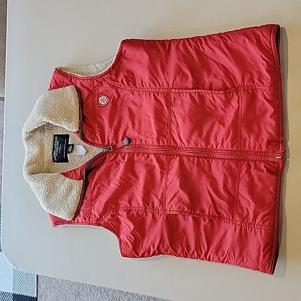 Used good condition American Eagle Outfitters vest size small petite